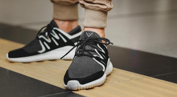 White mountaineering outlet adidas tubular nova